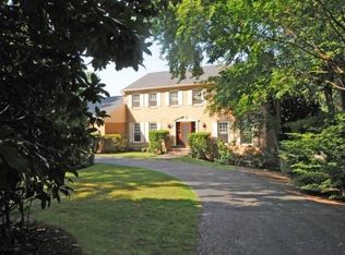 2105 Whiteoaks Dr, Alexandria, VA 22306