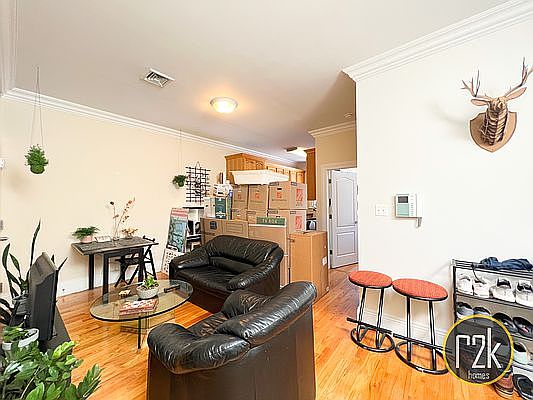 2nd image of 3092 Steinway St #3F