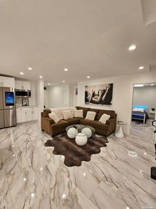 1 E Mill Drive #1j, Great Neck, NY, 11021