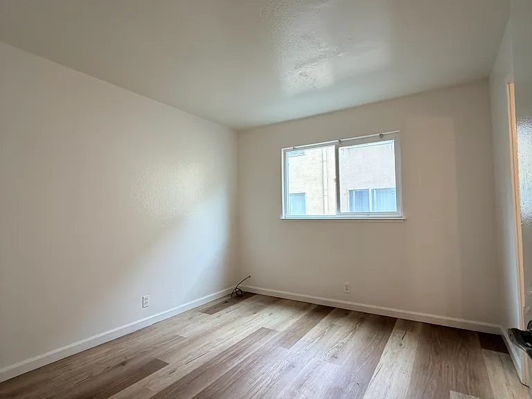 3553 Dimond Ave #14 — Photo 3