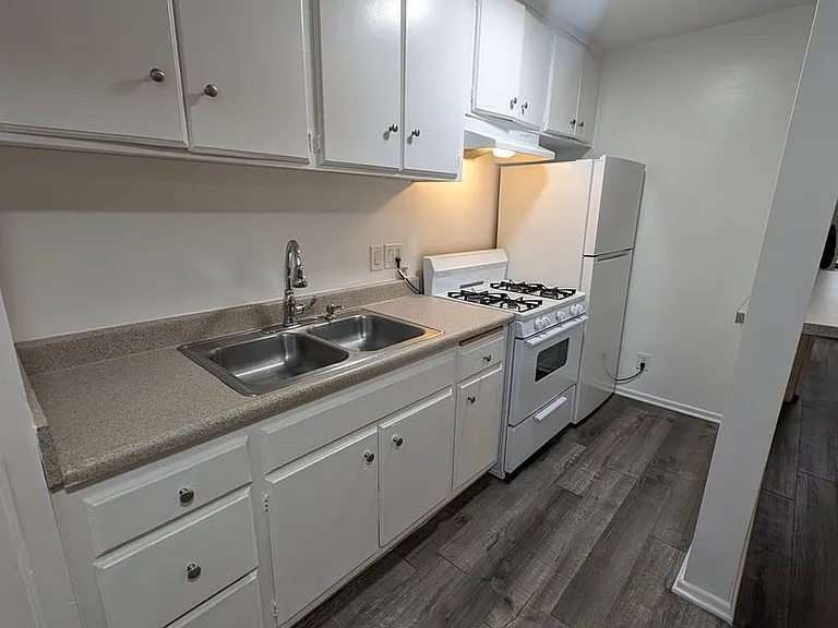 Klump Terrace Apartments — Photo 12