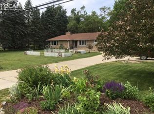 713 Silver Lake Rd, Linden, MI 48451