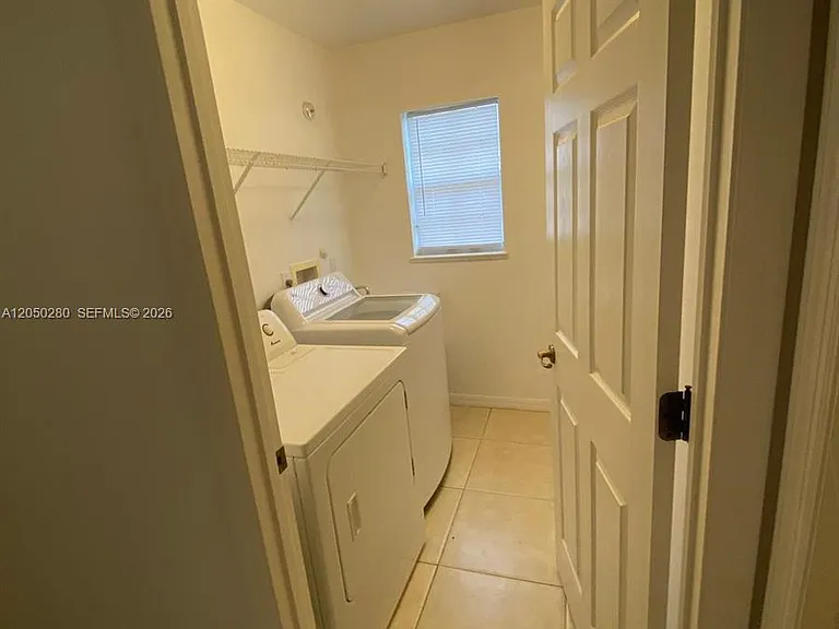 6432 Las Palmas Way — Photo 2