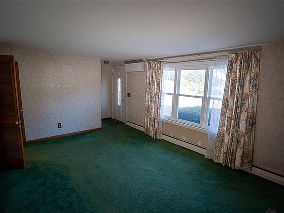 5th image of 11 Glenwood Dr