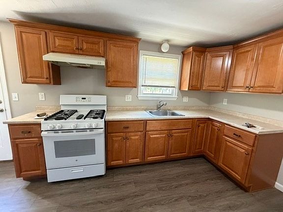 5th image of 85 Emmet St #85