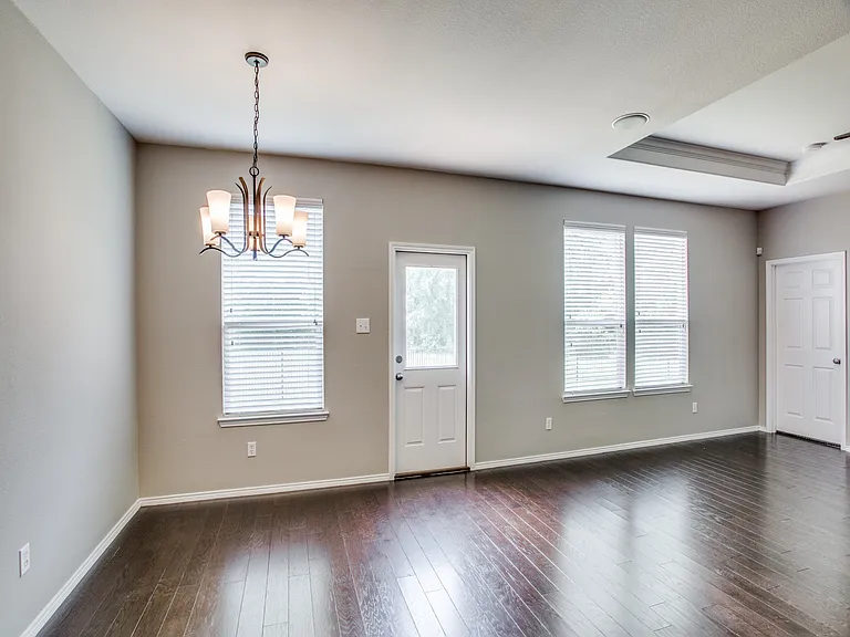101 Tanglewood Dr — Photo 3