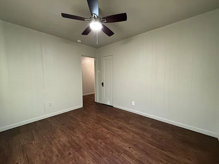 621 Philippine St — Photo 12