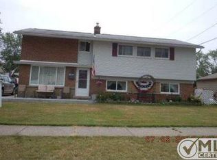 29837 Trancrest St, Livonia, MI 48152