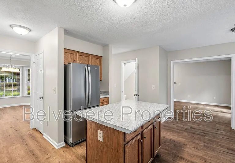 2320 Meadow Gate Dr — Photo 12