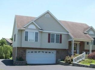 17 Kensington Dr, Fishersville, VA 22939