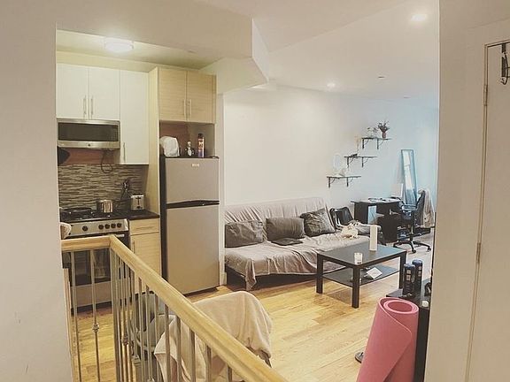 3rd image of 105 Troutman St #1AA