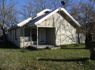 209 N Mesquite St, Hico, TX 76457