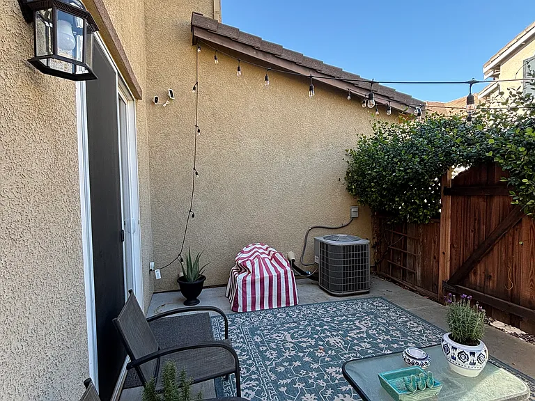 343 Carriage Ln — Photo 7