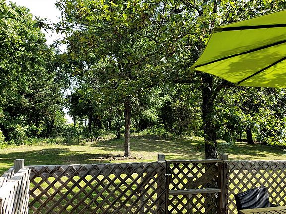 4th image of 100 Hickory Stick Ln