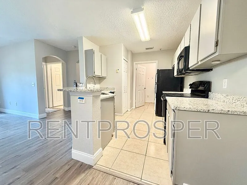 Building Photo - 6530 Swissco Dr #1114