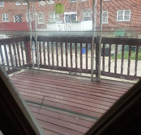 4th image of 2032 Devereaux Ave