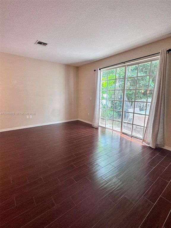 2341 SE 5th St, photo 5