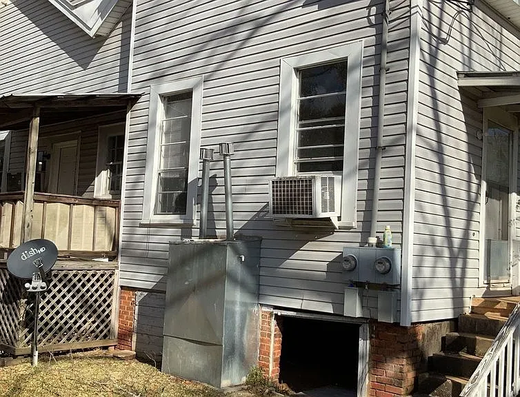 340 Hickory St — Photo 3