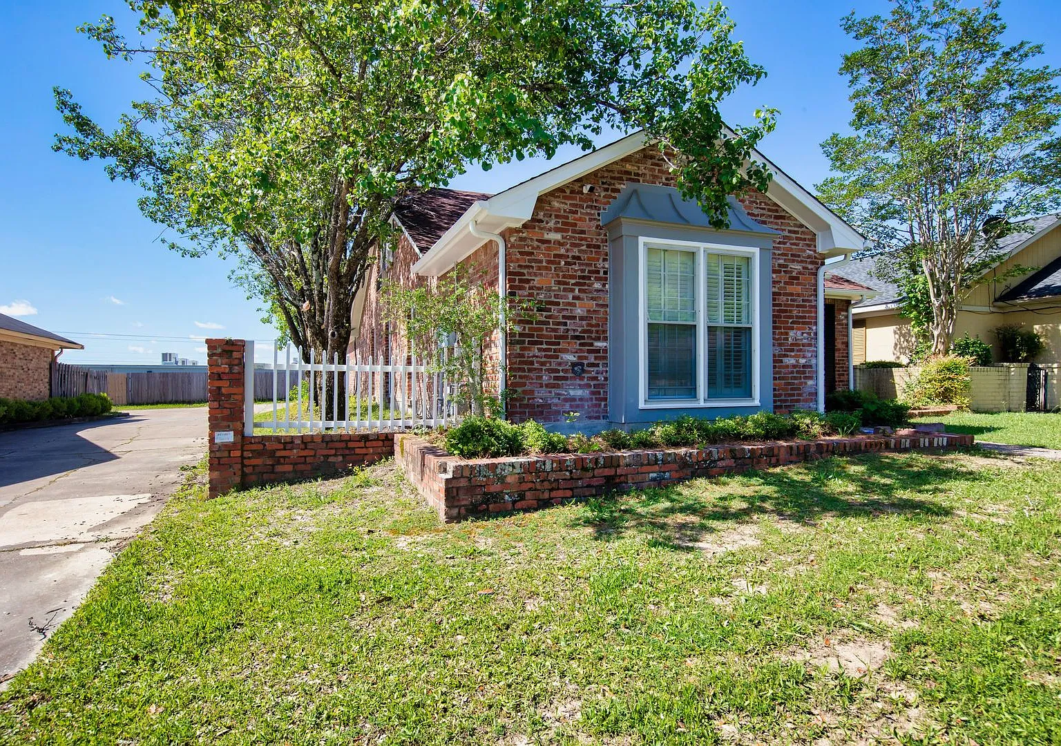 3 bed, 2.0 bath, 2278 sqft, $1,450 — Photo 3