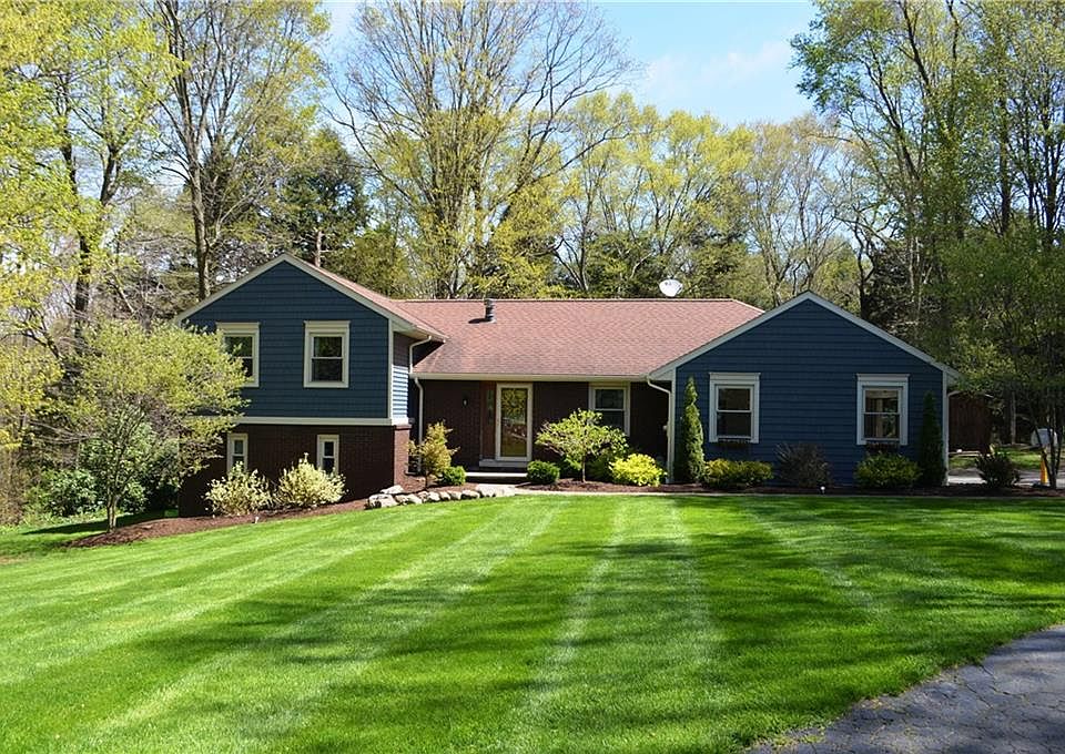 1st image of 105 Windy Ln