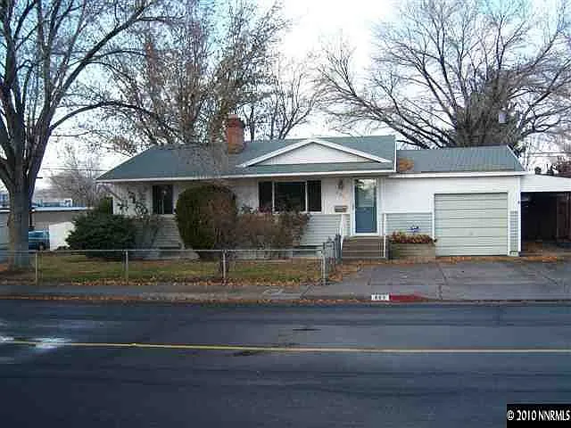 885 Belgrave Ave photo 1