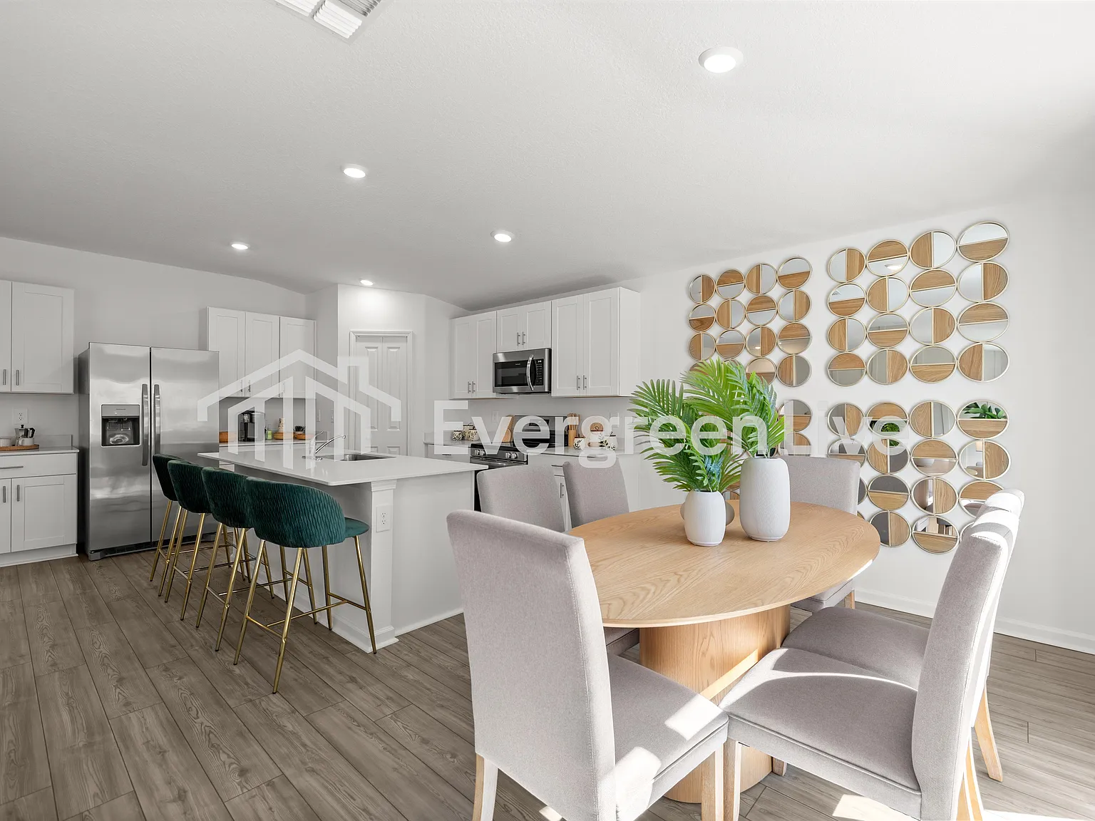 4 bed, 2.0 bath, 1824 sqft, $2,045 — Photo 2