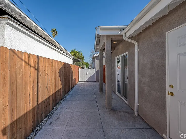 6237 Agnes Ave — Photo 17