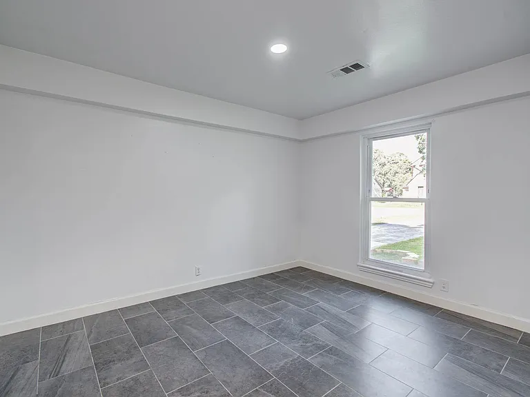 674 Ravensworth Dr — Photo 33