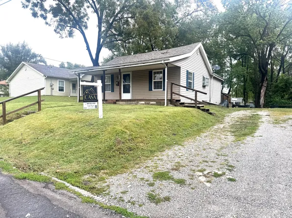 681 W Thomas St, Marshall, MO 65340