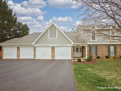 201 N Creekside Trl, McHenry, IL, 60050