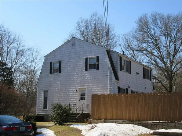 107 Church St, Bradford, RI 02808
