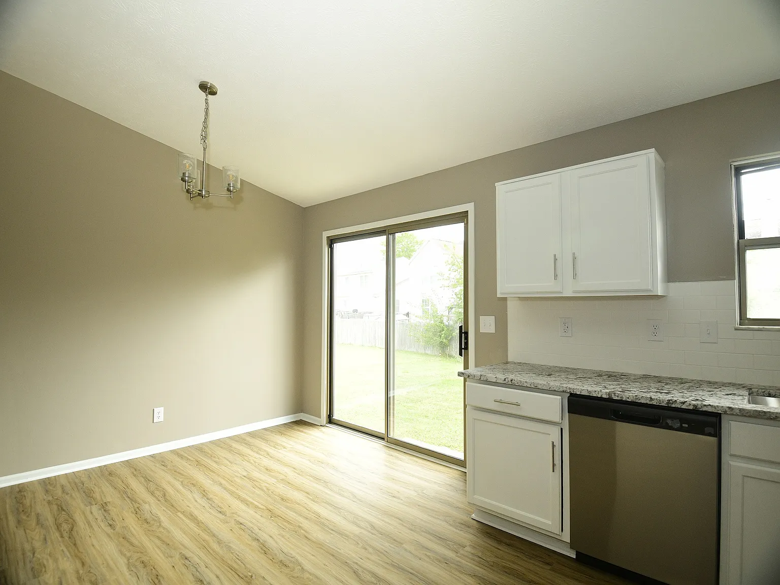 3 bed, 1442 sqft, $2,200 — Photo 3