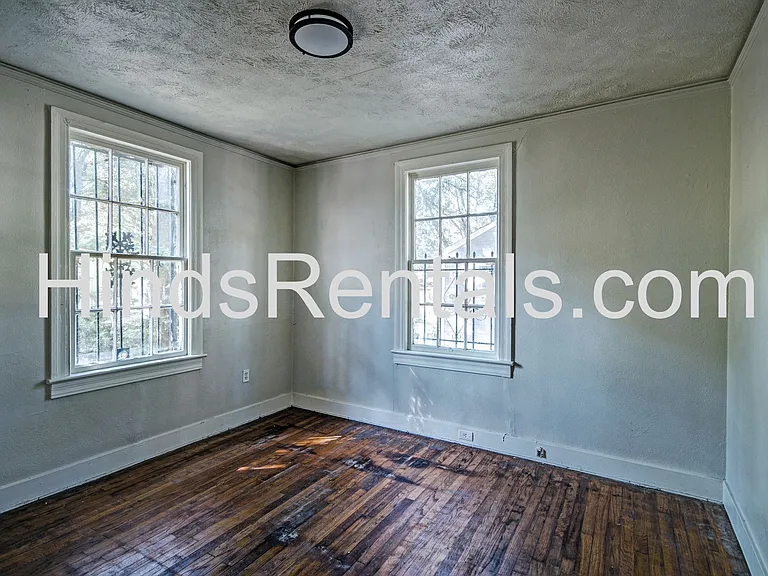 235 Dunbar St — Photo 6