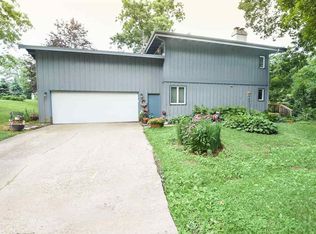 2147 Lowell Park Rd, Dixon, IL 61021