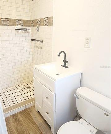 3rd image of 301 Avenue B SE APT 4