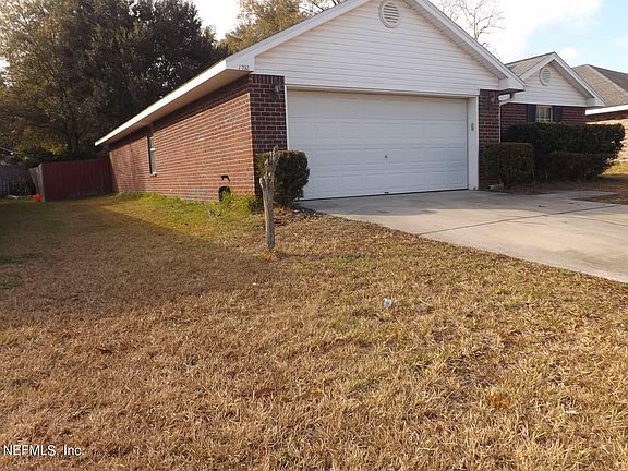 3rd image of 1932 Raising Hill Dr