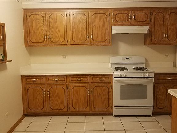 4th image of 19615 Cambridge Dr