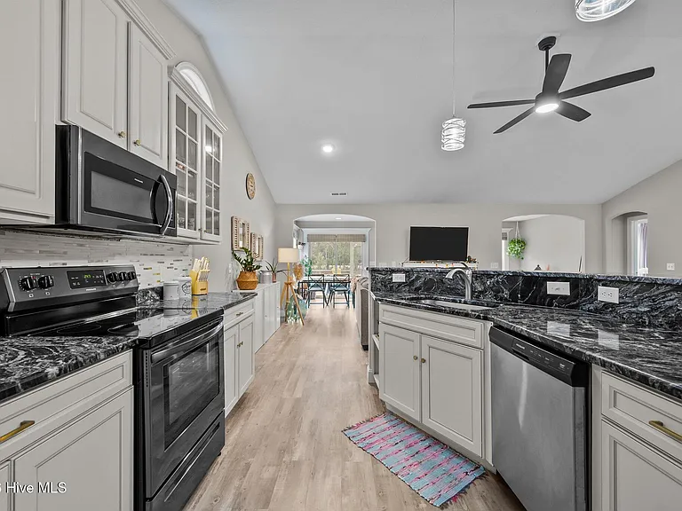 508 Azalea Dr — Photo 19