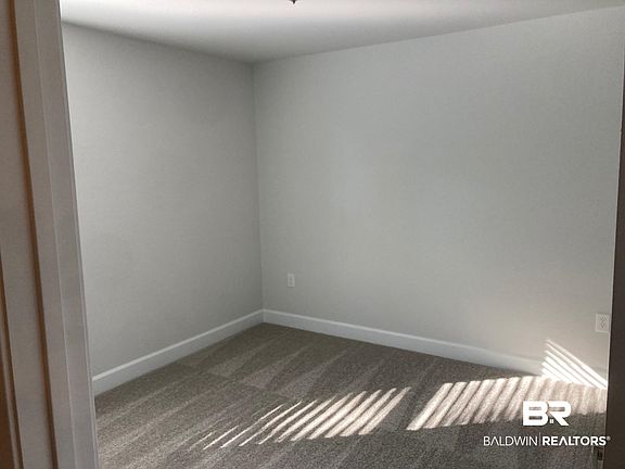 4th image of 80 Summer Oaks Dr