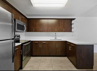 6940 Miami Gardens Dr #1330, Hialeah, FL 33015