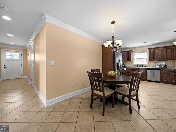 4th image of 23 Walton Creek Dr SW