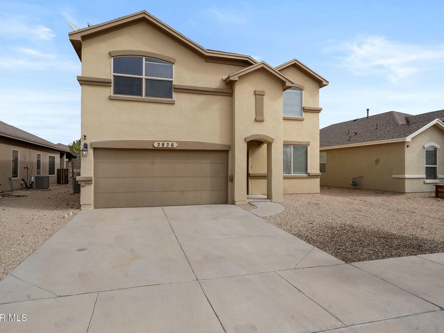 4 bed, 2.5 bath, 2256 sqft, $2,050 — Photo 3