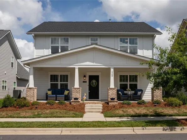 1728 Eastover Dr, Kernersville, NC 27284