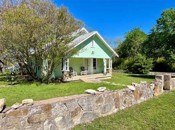 1206 S Dempster St, Hamilton, TX 76531