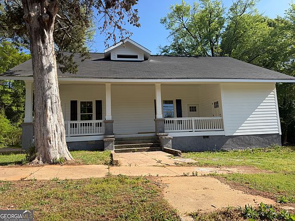 2nd image of 707 E 7th St