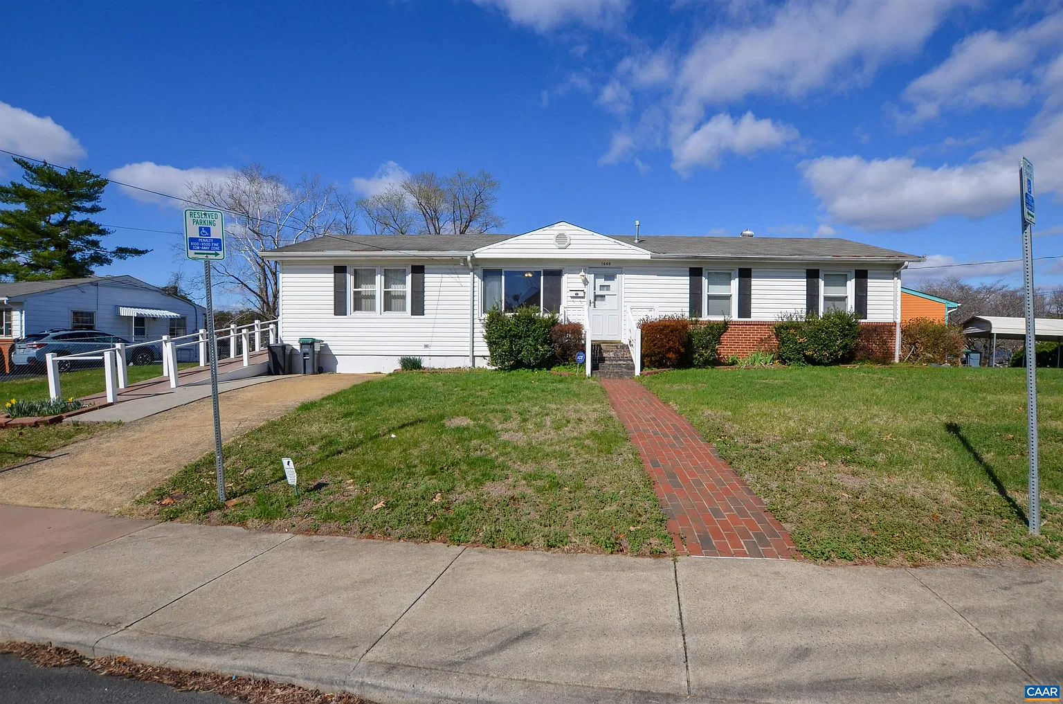 1646 Meridian St photo 1