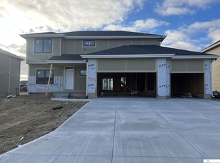 7802 S 199th St, Gretna, NE 68028