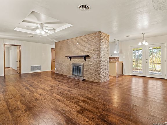 4th image of 473 S CHESTNUT AVE