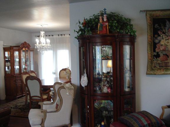 3rd image of 3146 Grim Ave