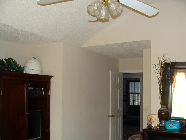 7250 Alicias Way — Photo 6